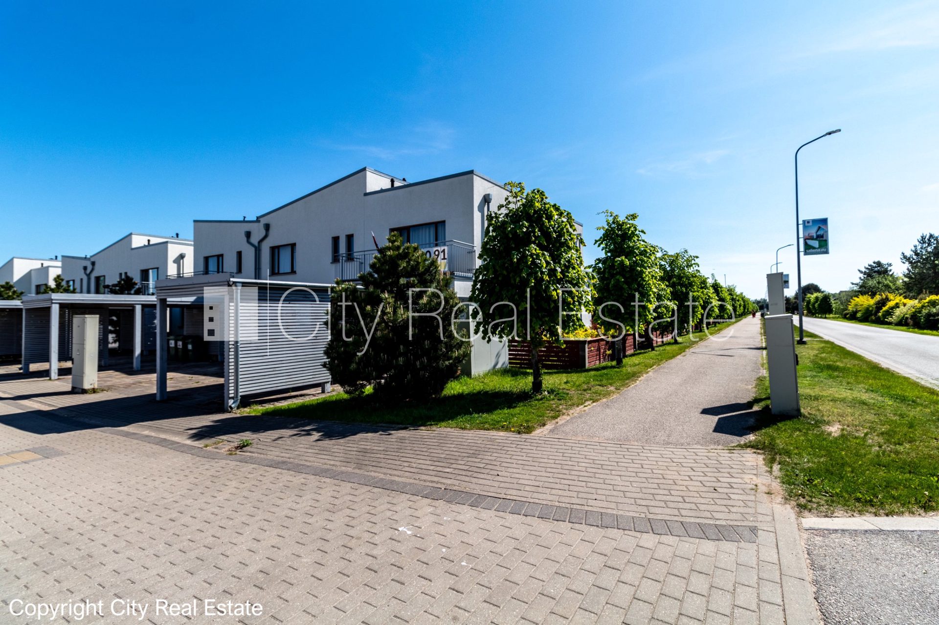 House for sale in Babīte Parish, 231 m², Photo 1 of 5