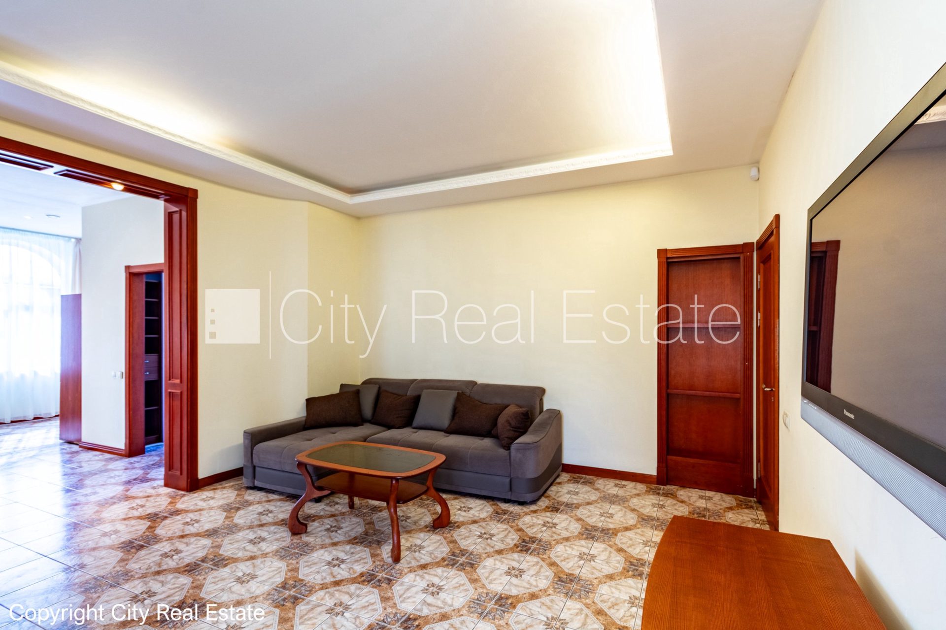 House for sale in Mārupe Parish, 332 m², Photo 7 of 10