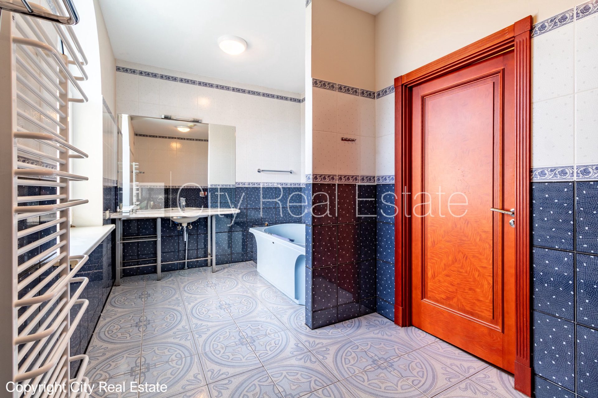 House for sale in Mārupe Parish, 332 m², Photo 10 of 10
