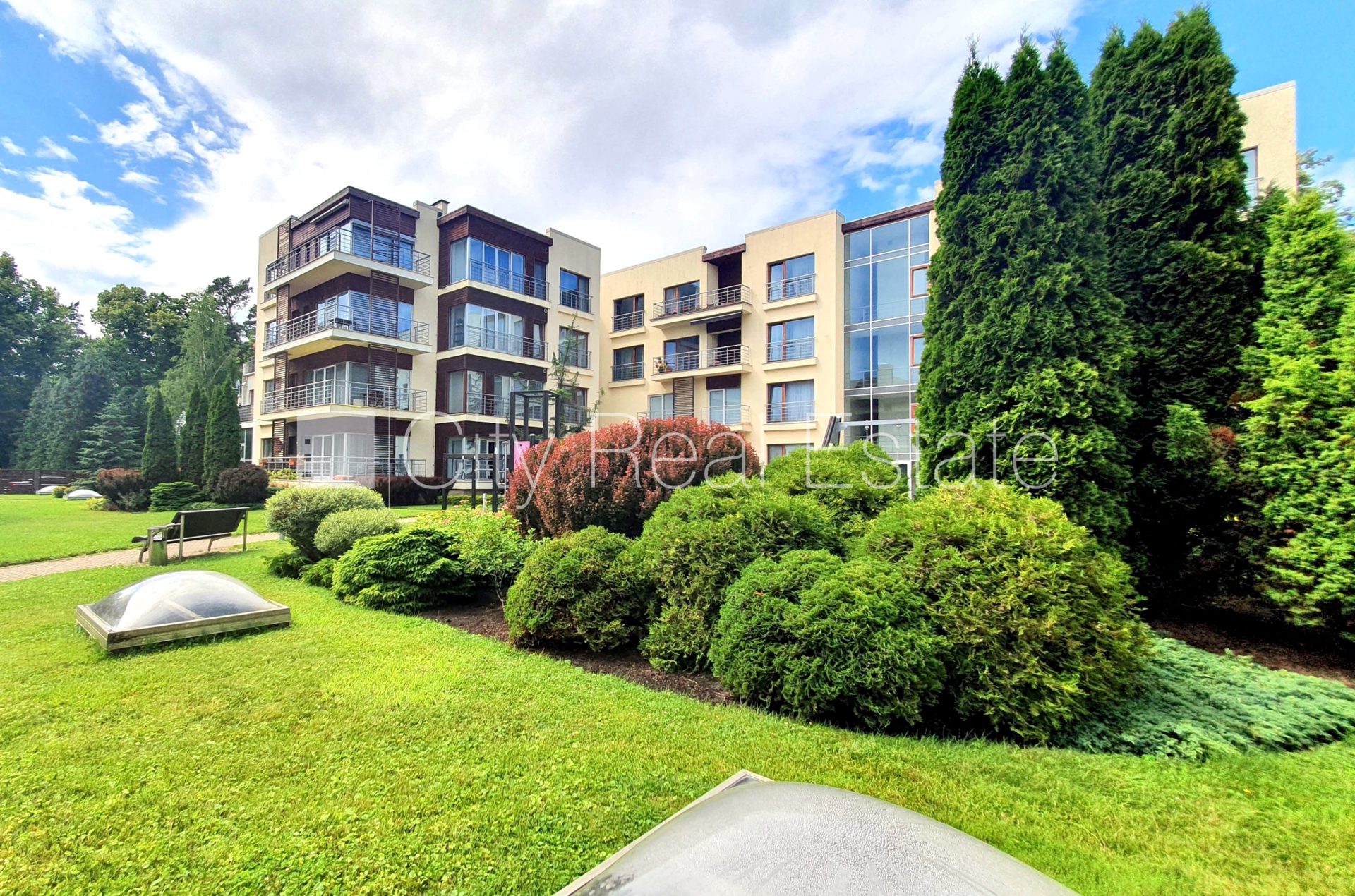 4 kambarių butas Jūrmala, Bulduri, 199 m², parduodamas, Nuotrauka 1 iš 10