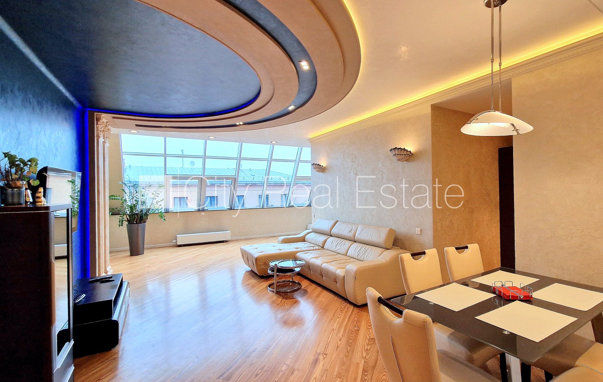 2 kambarių butas Rīga, Centrs, 90 m², parduodamas, Nuotrauka 1 iš 10