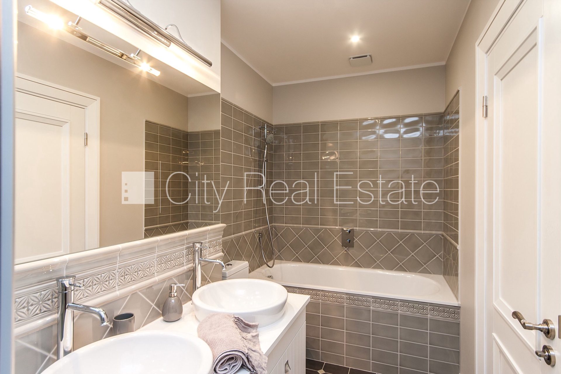 3-комнатная квартира в Рига, Центр, 97 м², продажа, Фото 3 из 6