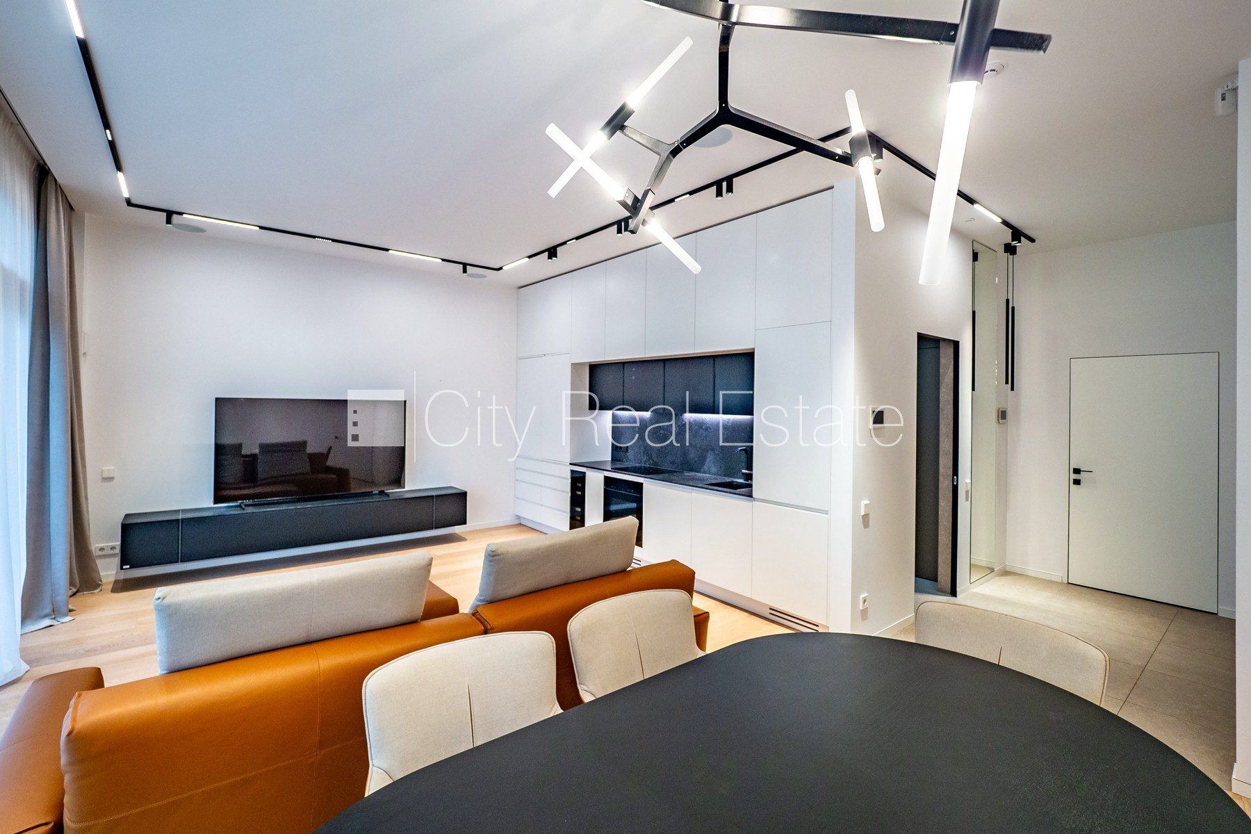 3 istabu dzīvoklis Jūrmala, Dubulti, 97 m², pārdod, Foto 1 no 10