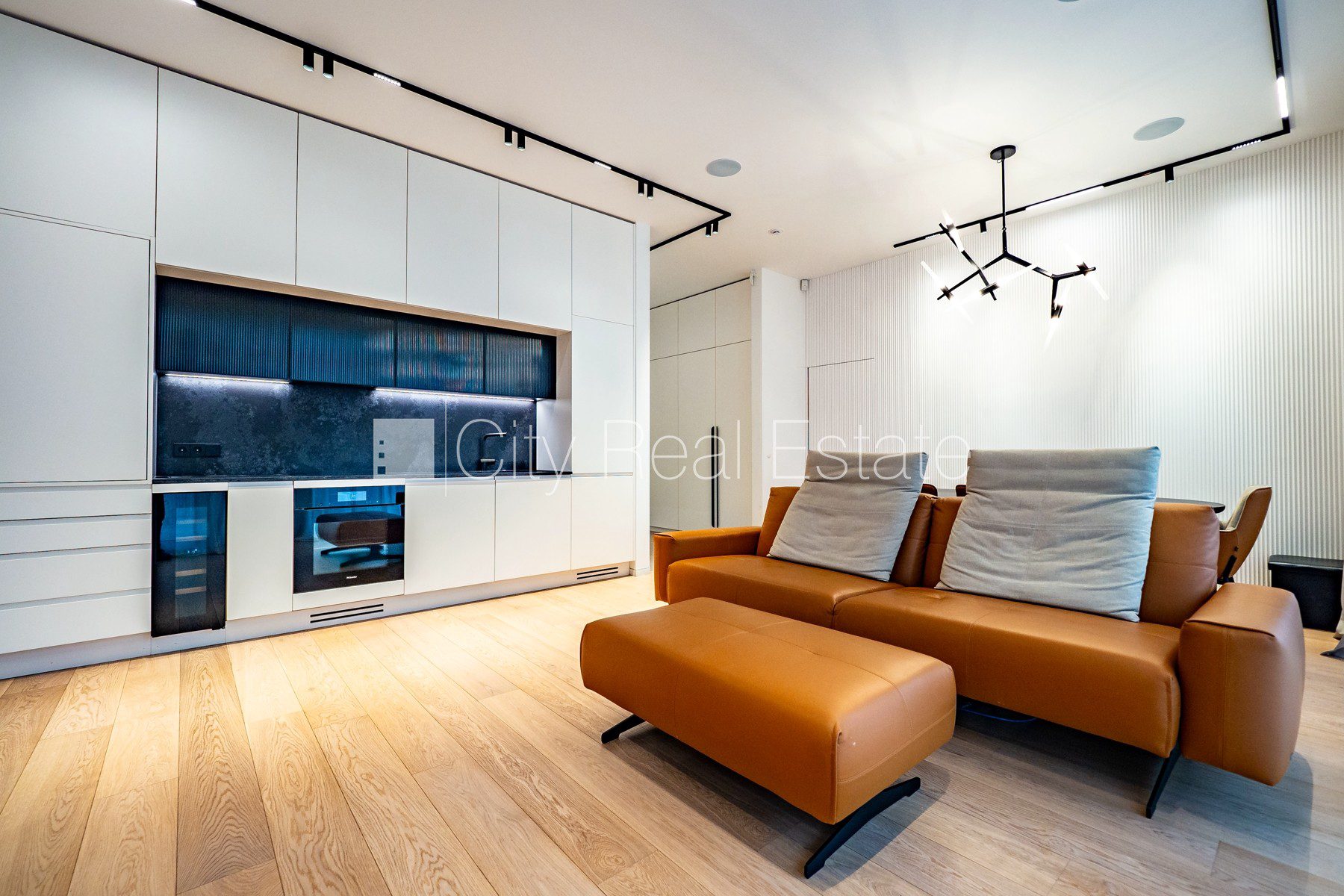 3 istabu dzīvoklis Jūrmala, Dubulti, 97 m², pārdod, Foto 2 no 10