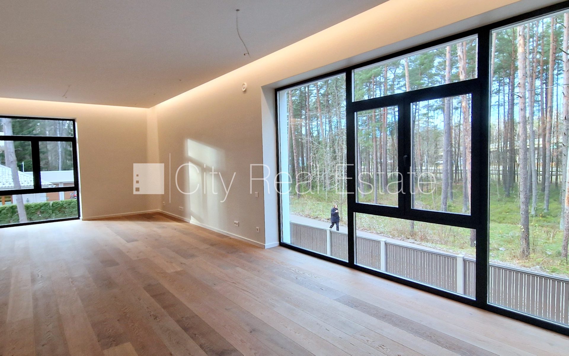 3 istabu dzīvoklis Jūrmala, Dzintari, 115 m², pārdod, Foto 3 no 10