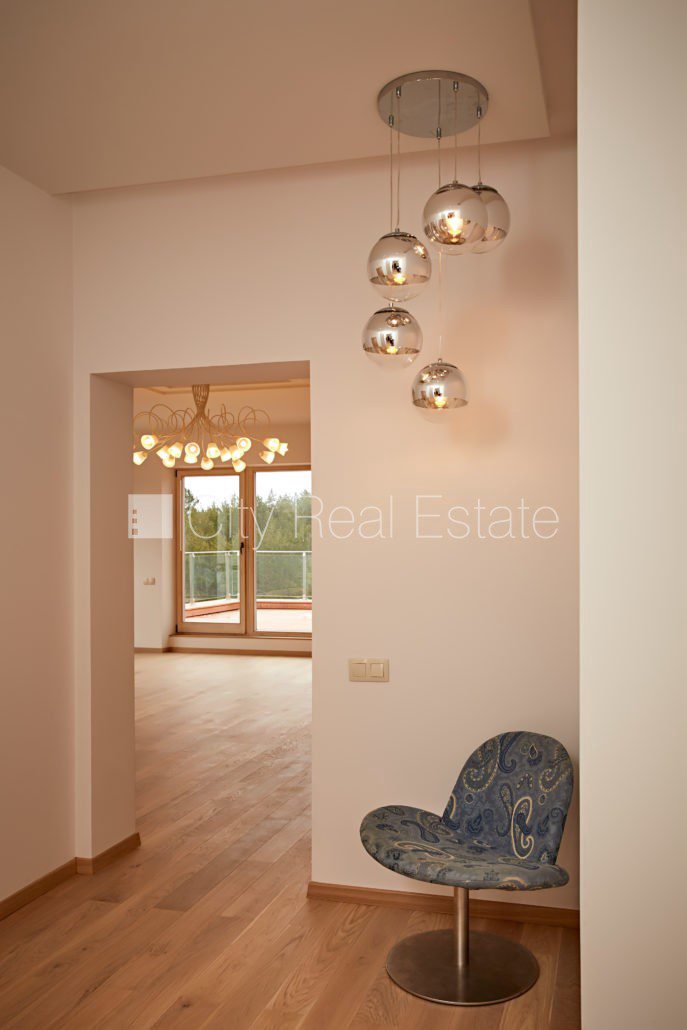 3 istabu dzīvoklis Carnikava, 190 m², pārdod, Foto 8 no 10