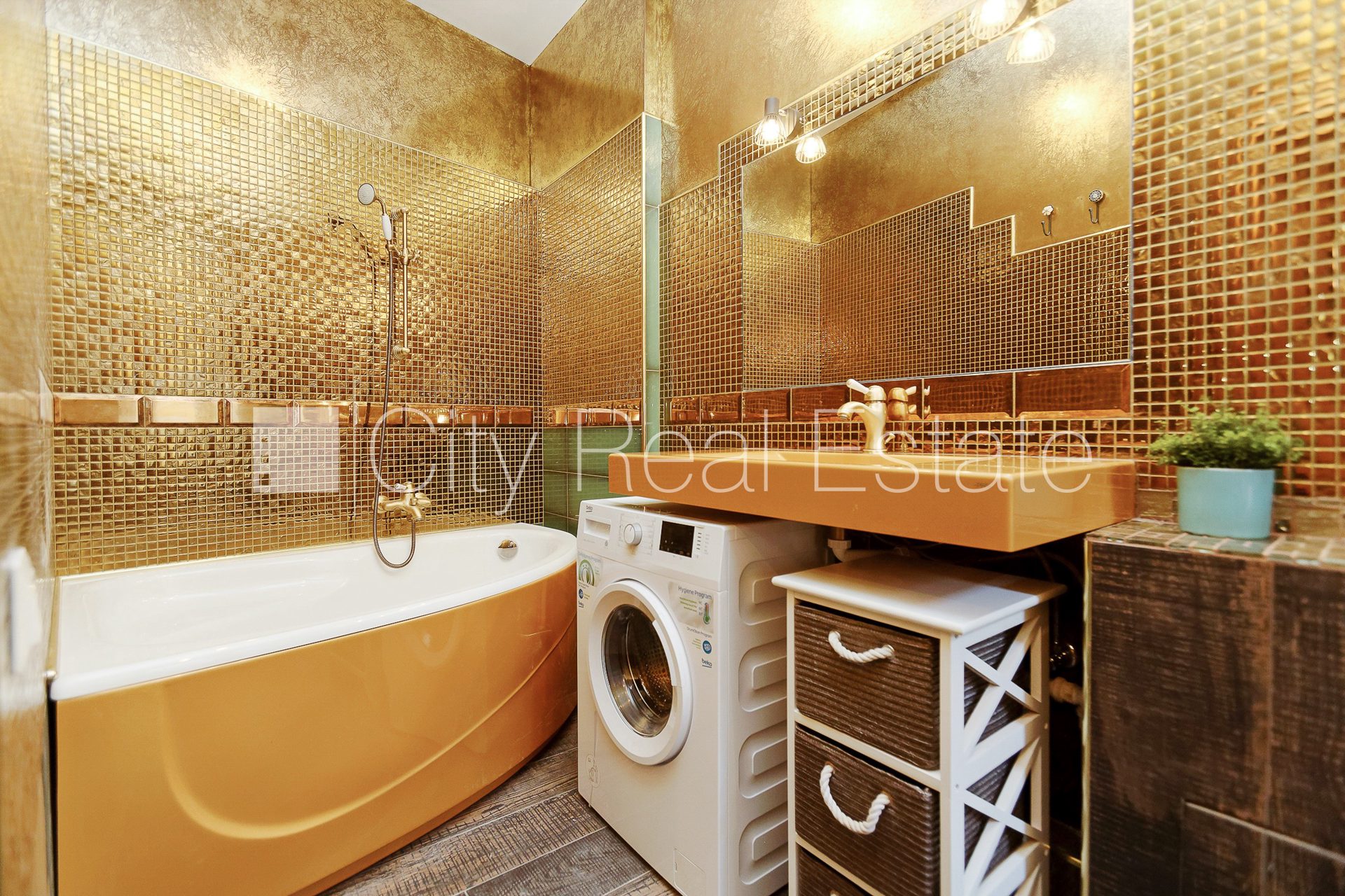 4-комнатная квартира в Рига, Центр, 102 м², продажа, Фото 9 из 10