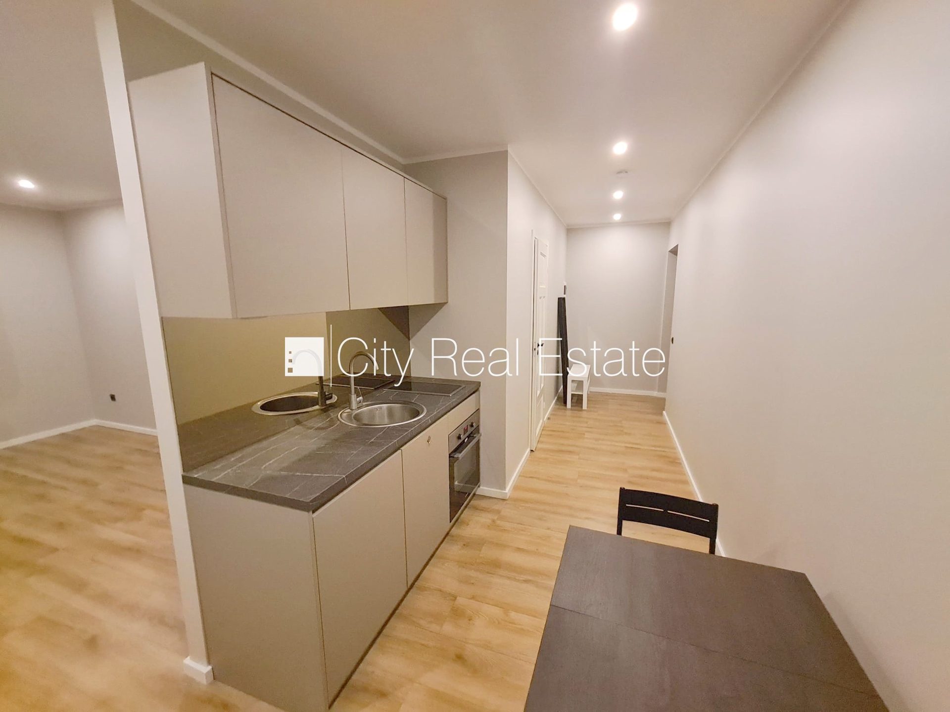 1-toaline korter Rīga, Centrs, 30 m², üür, Foto 2 / 10