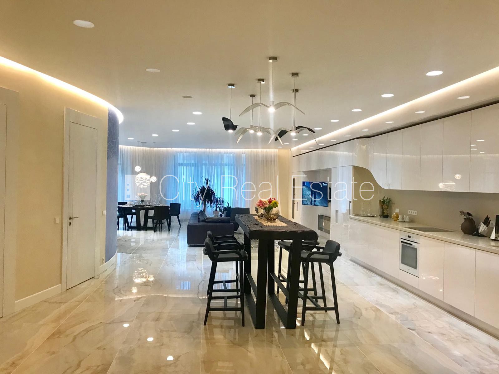 4 istabu dzīvoklis Jūrmala, Dzintari, 264 m², pārdod, Foto 1 no 10
