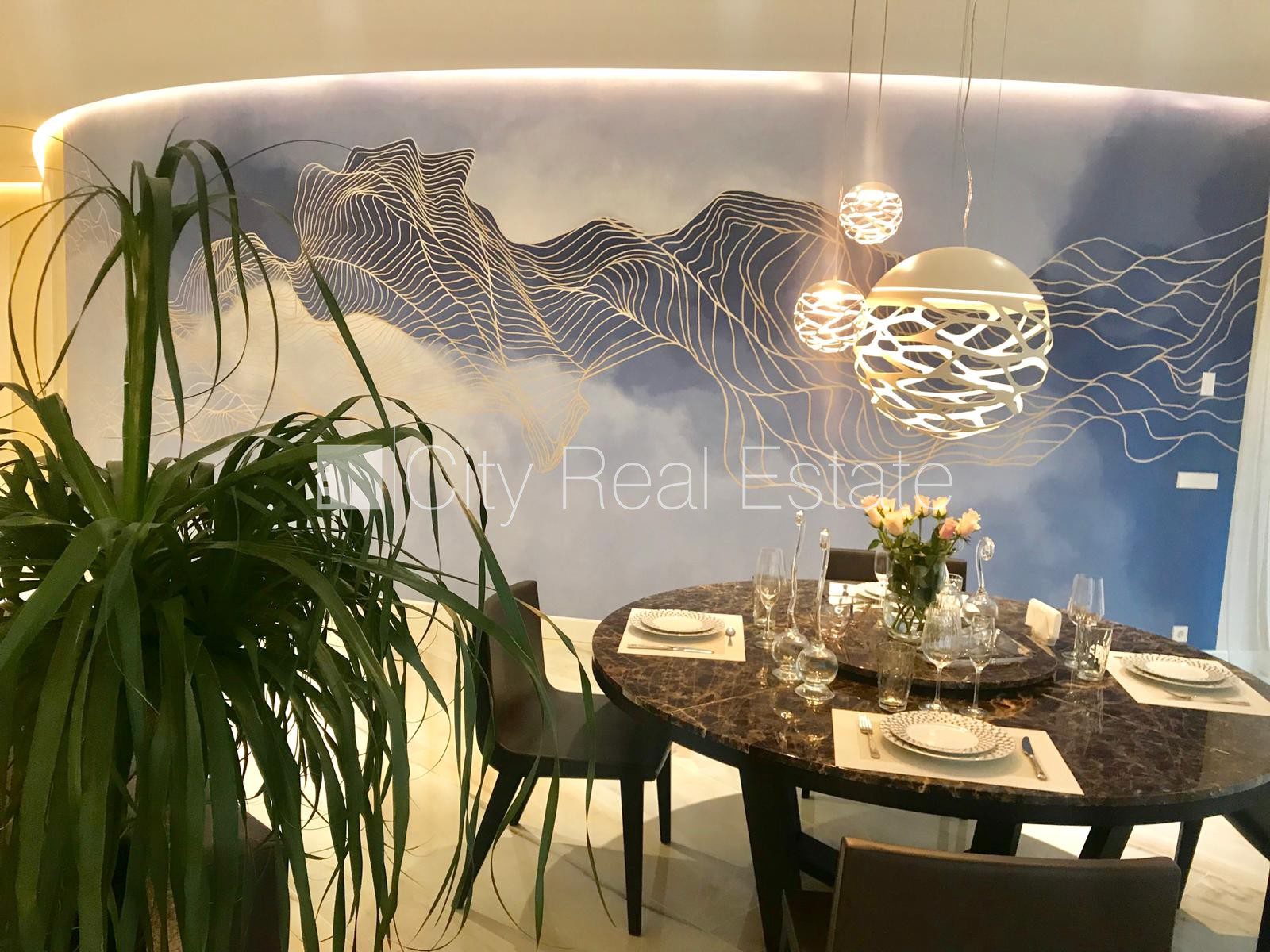 4 istabu dzīvoklis Jūrmala, Dzintari, 264 m², pārdod, Foto 2 no 10