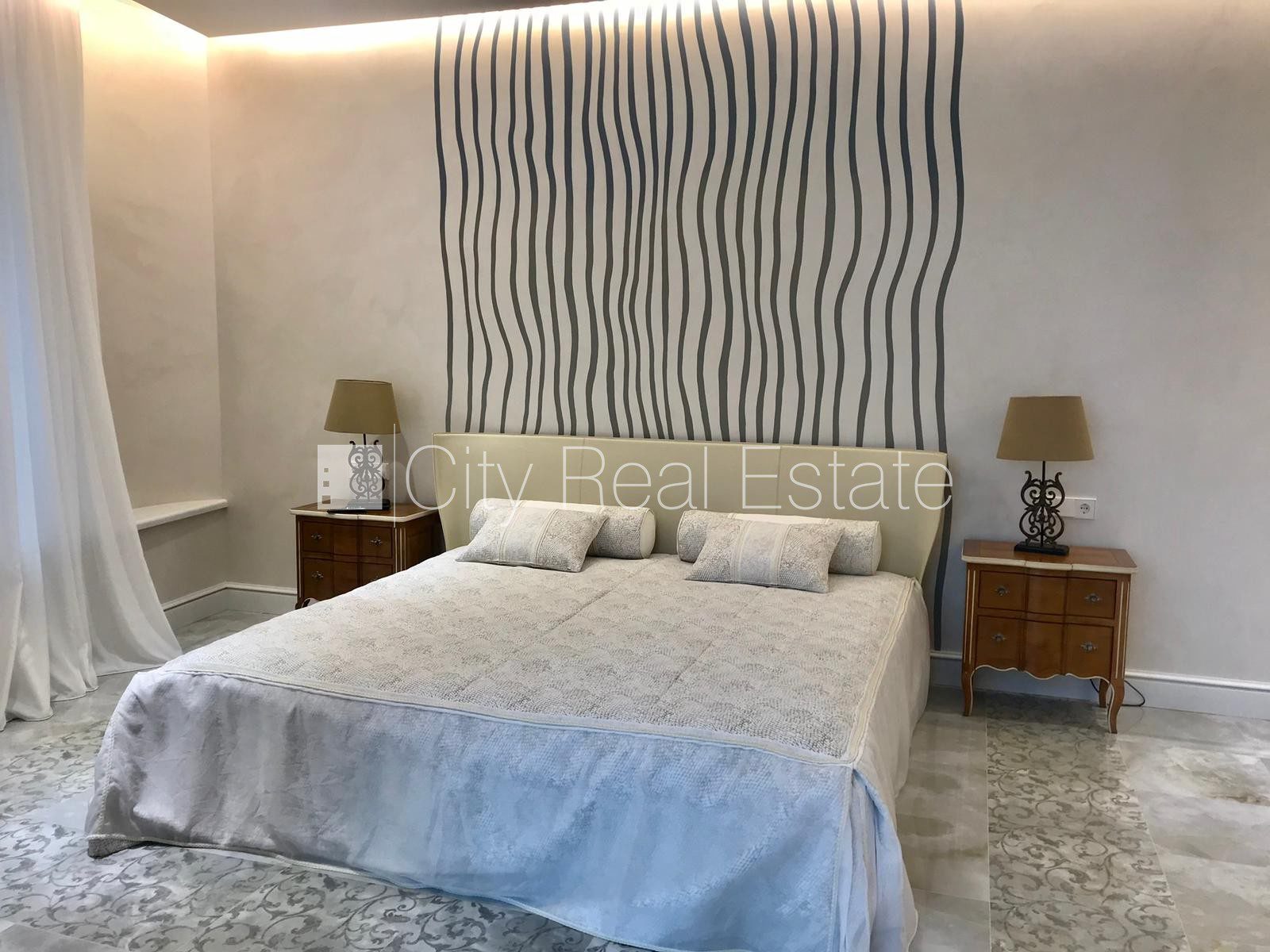 4 istabu dzīvoklis Jūrmala, Dzintari, 264 m², pārdod, Foto 8 no 10