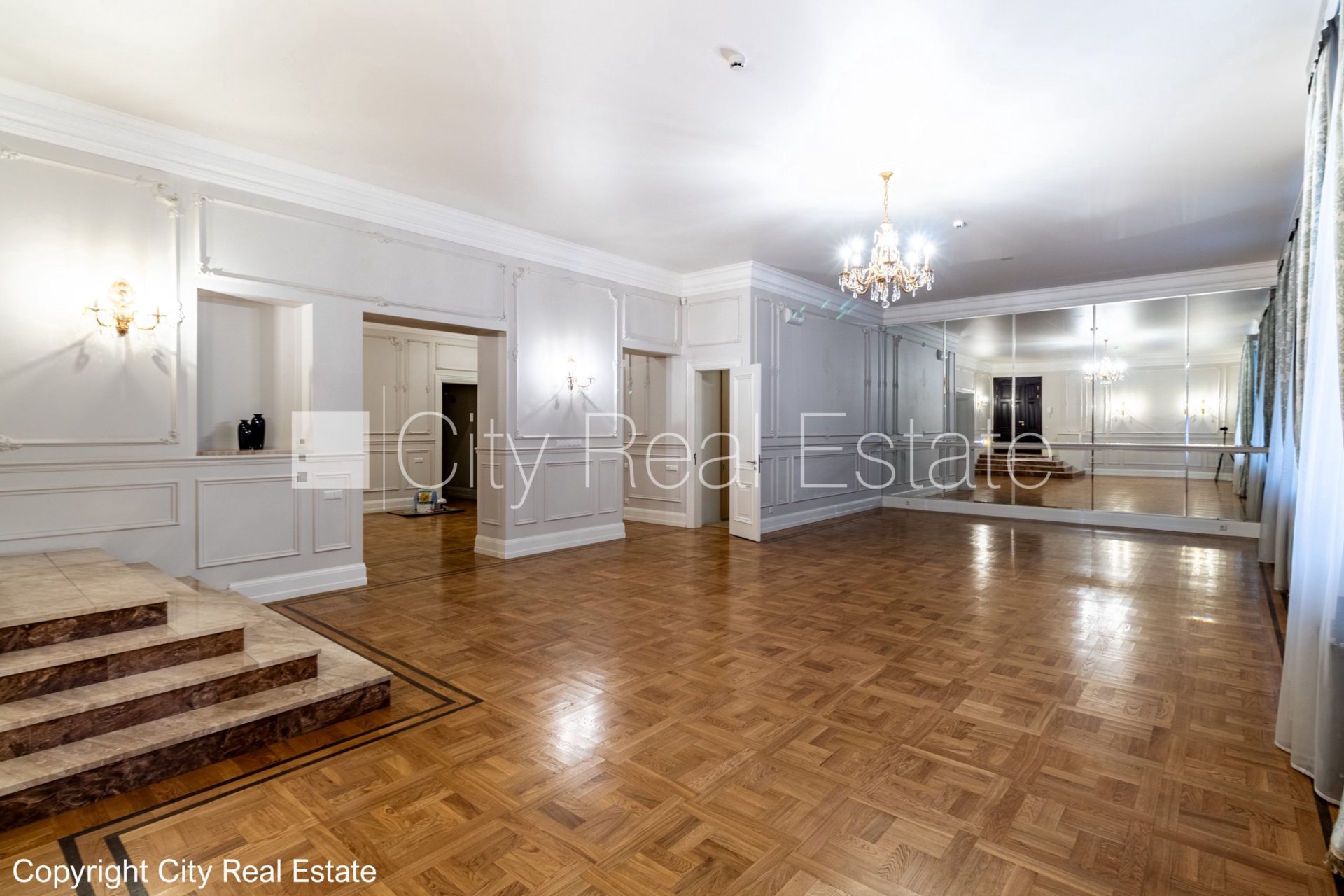 5-room apartment for sale in Riga, City Centre, 215 m², Photo 1 of 10