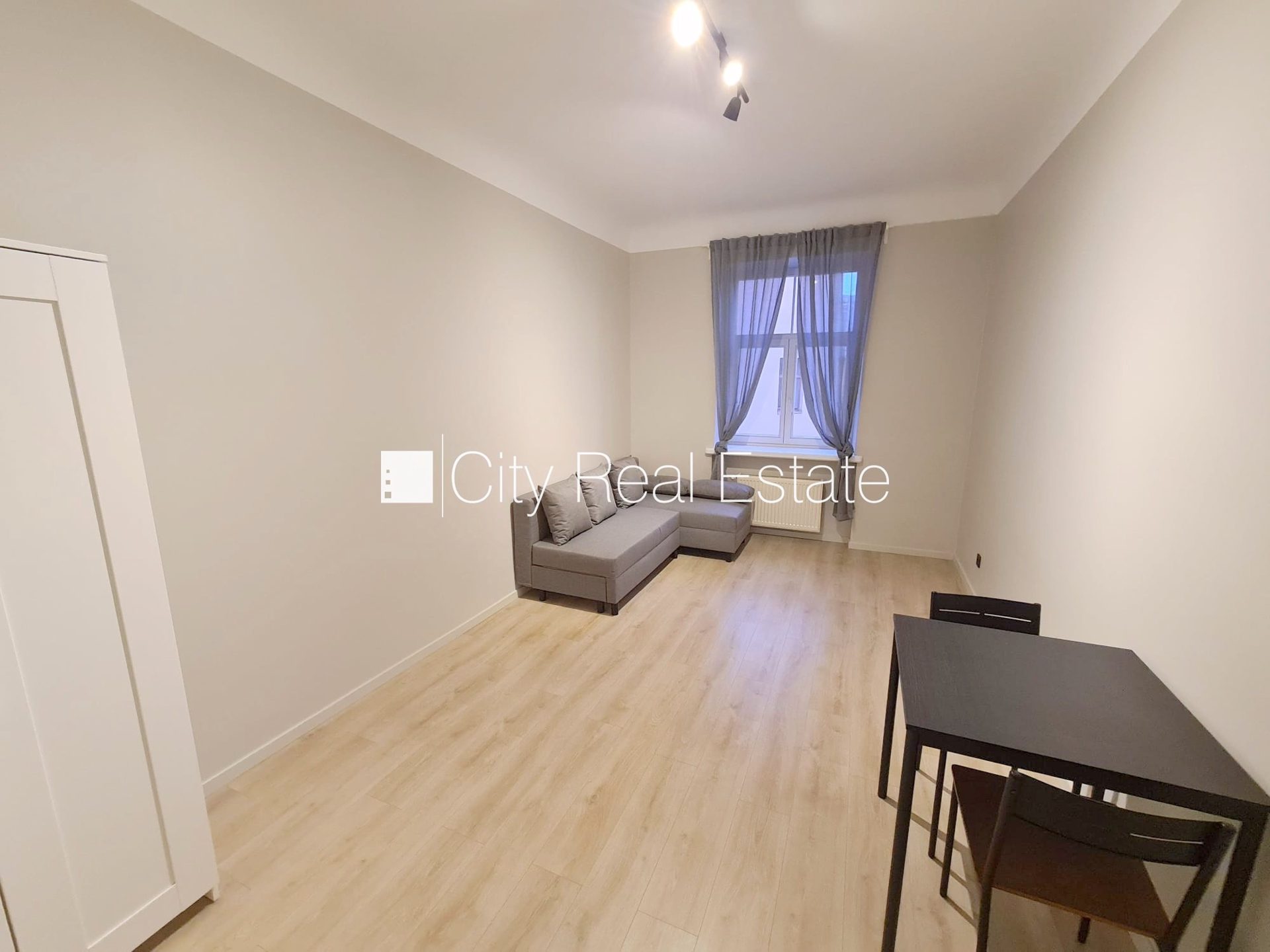 1-room apartment for rent in Riga, City Centre, 30 m², Photo 1 of 10