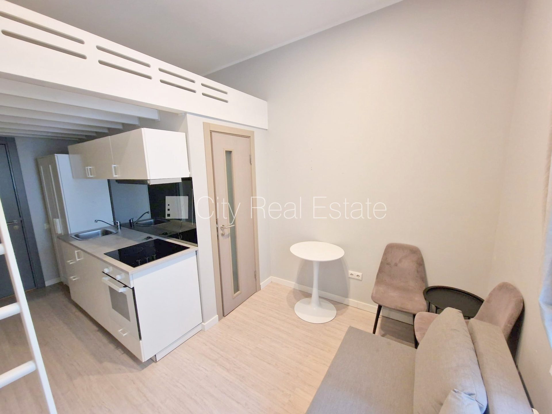 1 istabu dzīvoklis Rīga, Centrs, 18 m², izīrē, Foto 2 no 10