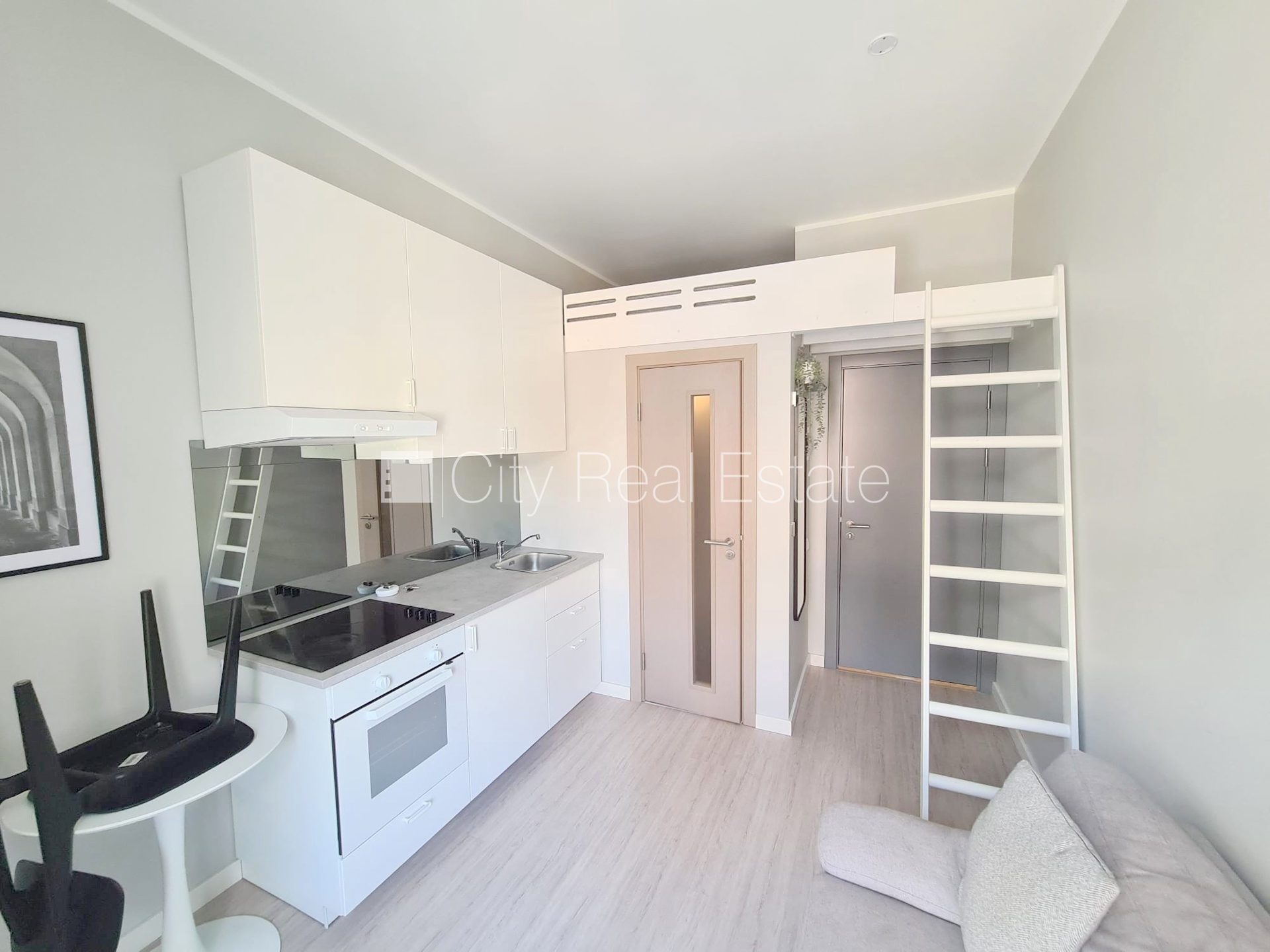 1-toaline korter Rīga, Centrs, 14 m², üür, Foto 1 / 10