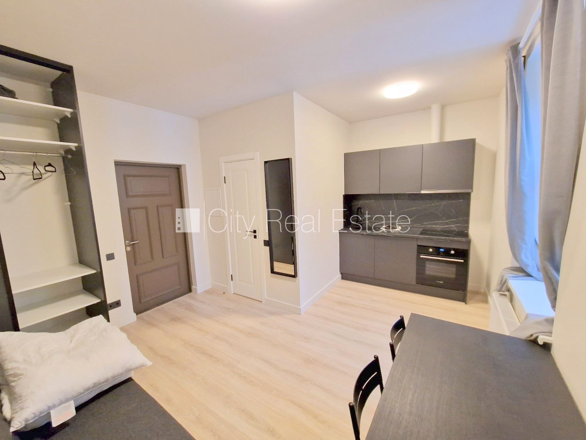 1-toaline korter Rīga, Centrs, 18 m², üür, Foto 1 / 10