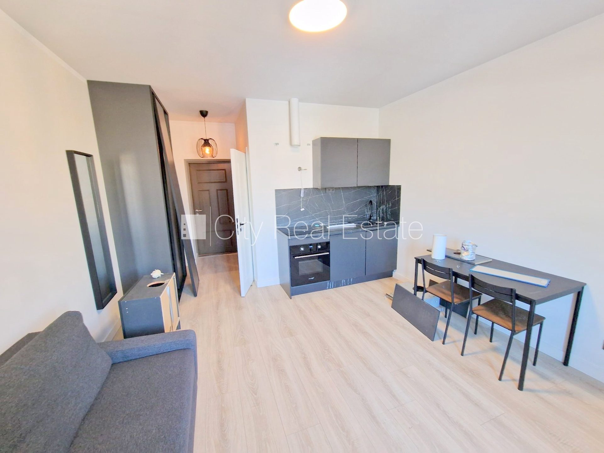 2 istabu dzīvoklis Rīga, Centrs, 38 m², izīrē, Foto 1 no 10