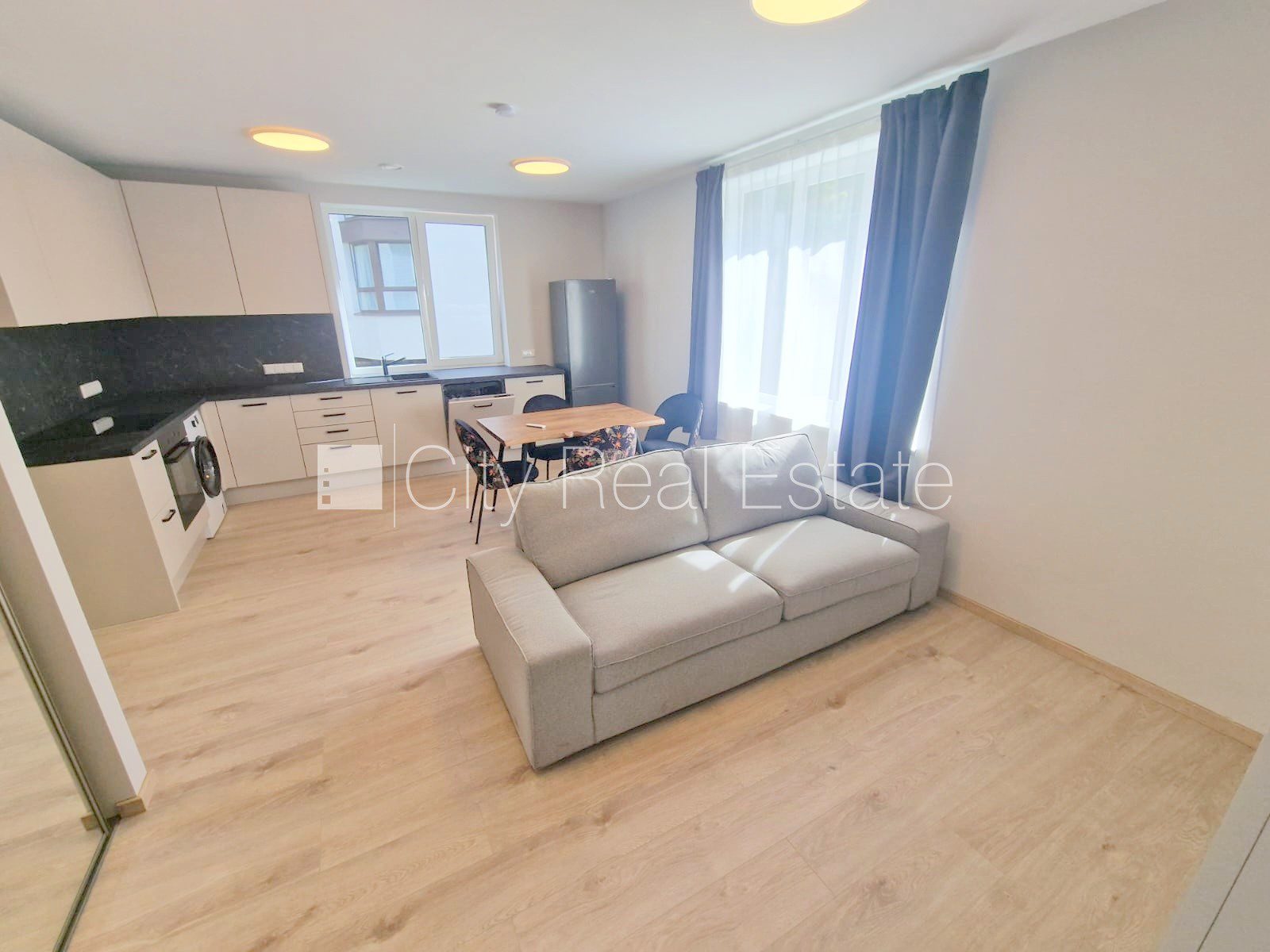 2-toaline korter Rīga, Vecrīga, 50 m², üür, Foto 2 / 10