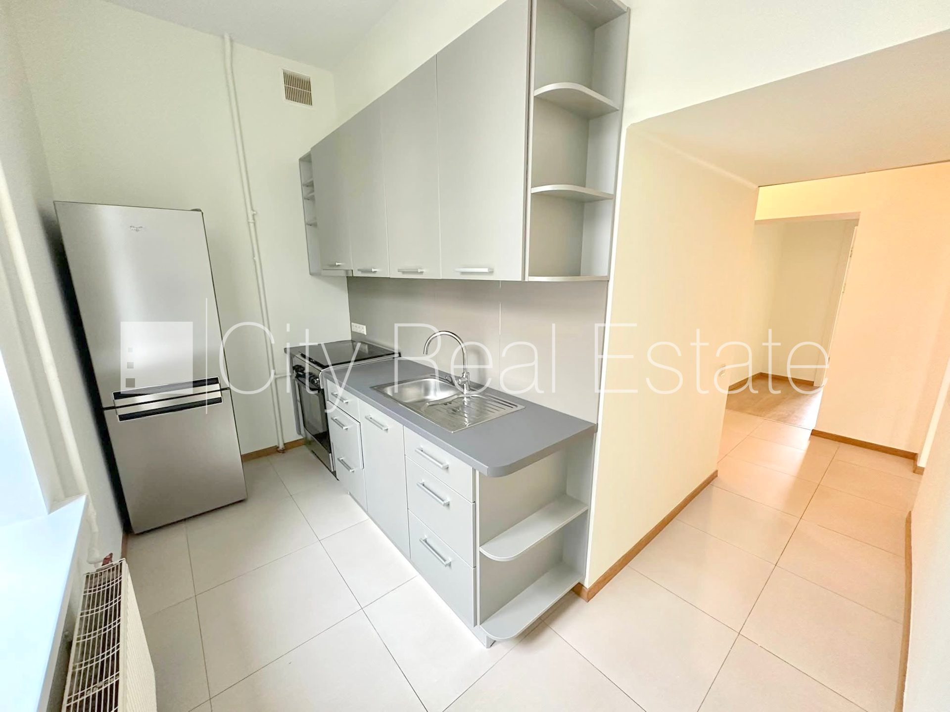 3-room apartment for rent in Riga, City Centre, 77 m², Photo 1 of 10