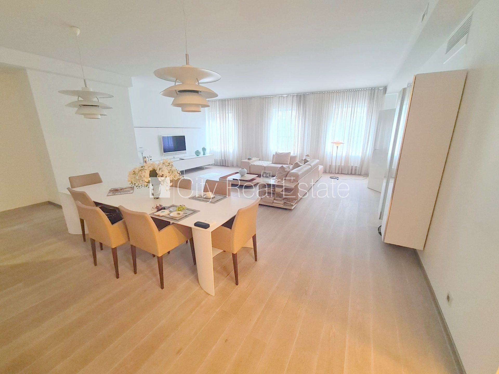 3-комнатная квартира в Рига, Старая Рига, 171 м², аренда, Фото 3 из 10