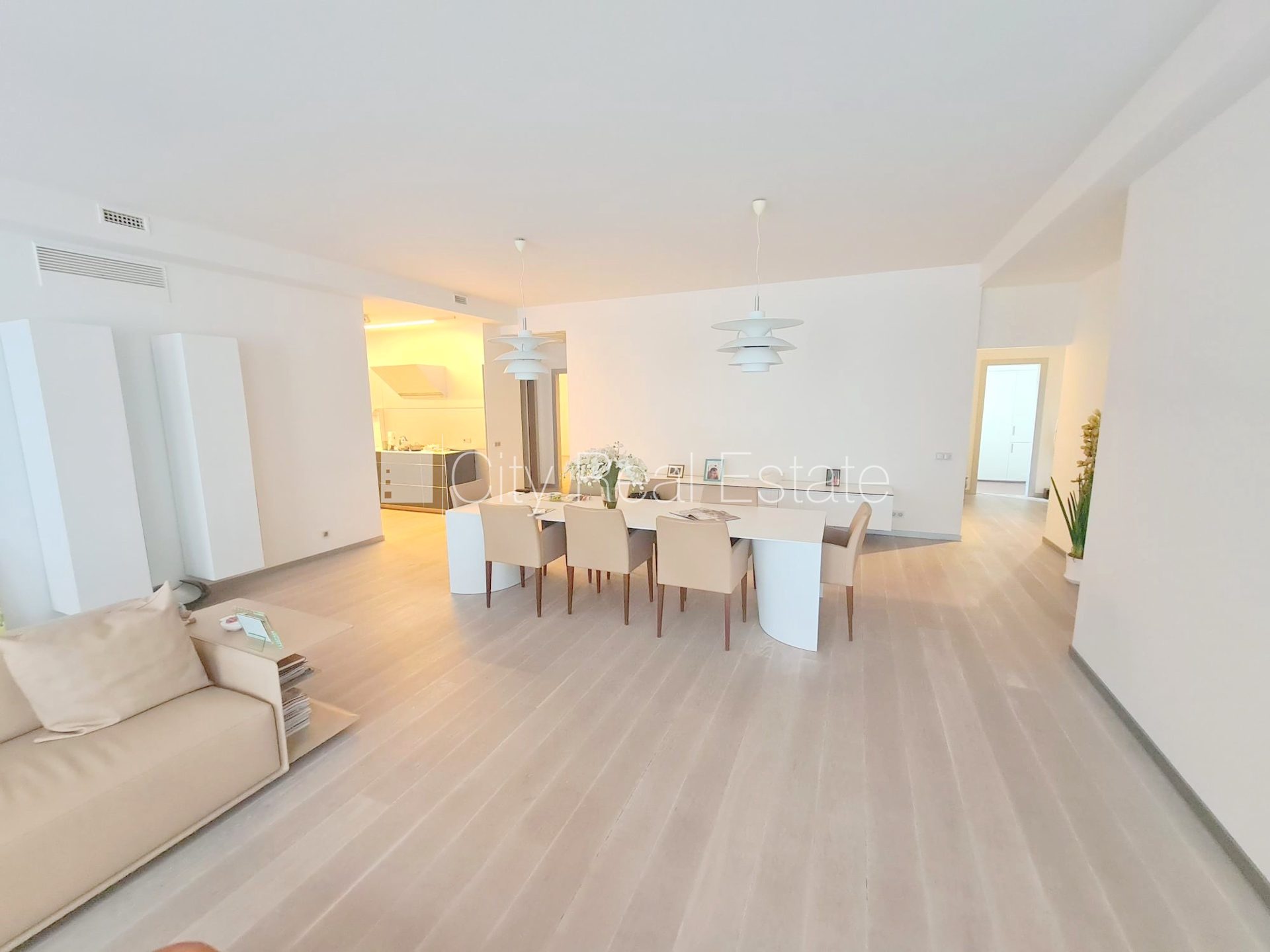 3-комнатная квартира в Рига, Старая Рига, 171 м², аренда, Фото 4 из 10