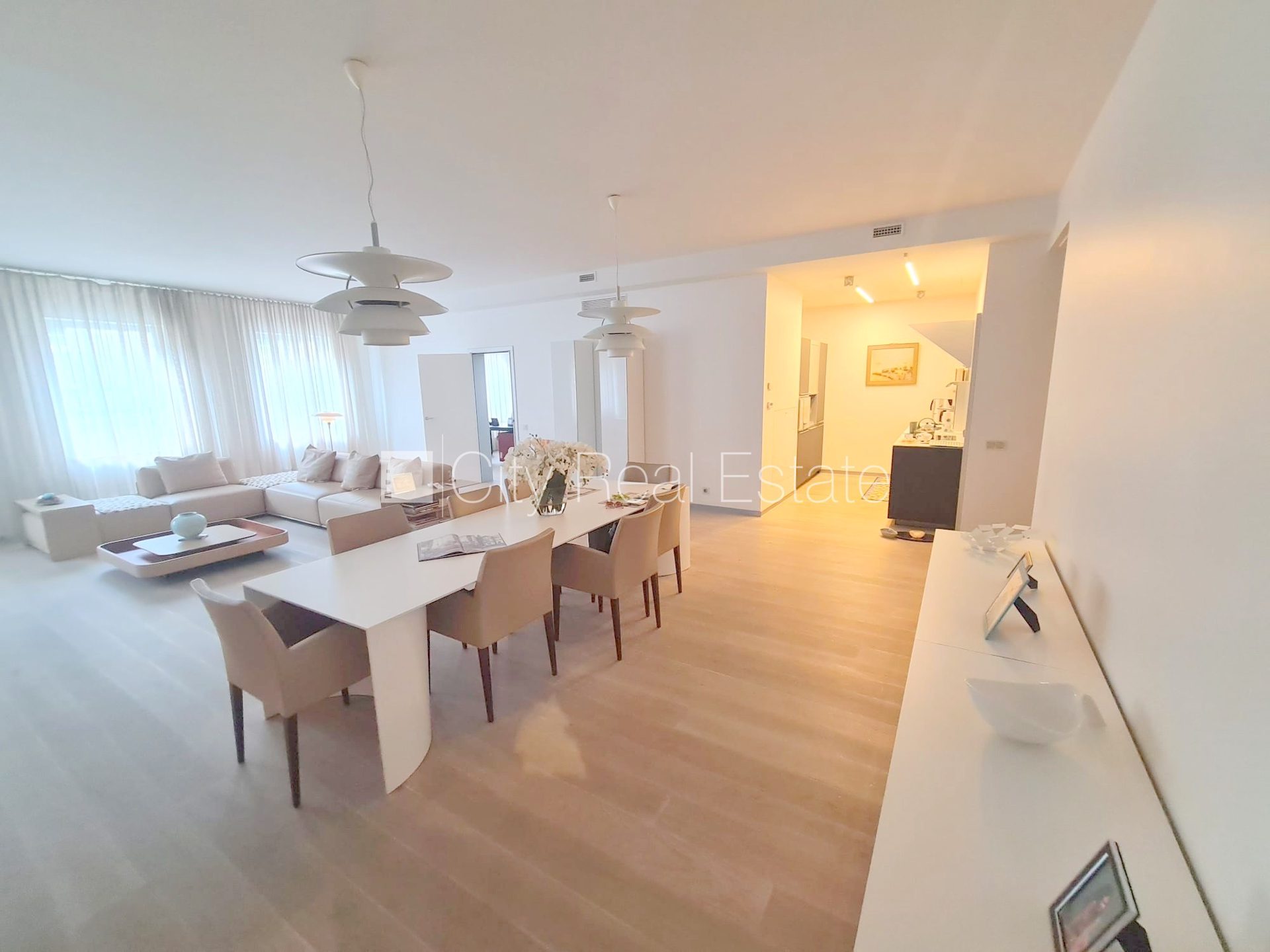 3-комнатная квартира в Рига, Старая Рига, 171 м², аренда, Фото 10 из 10