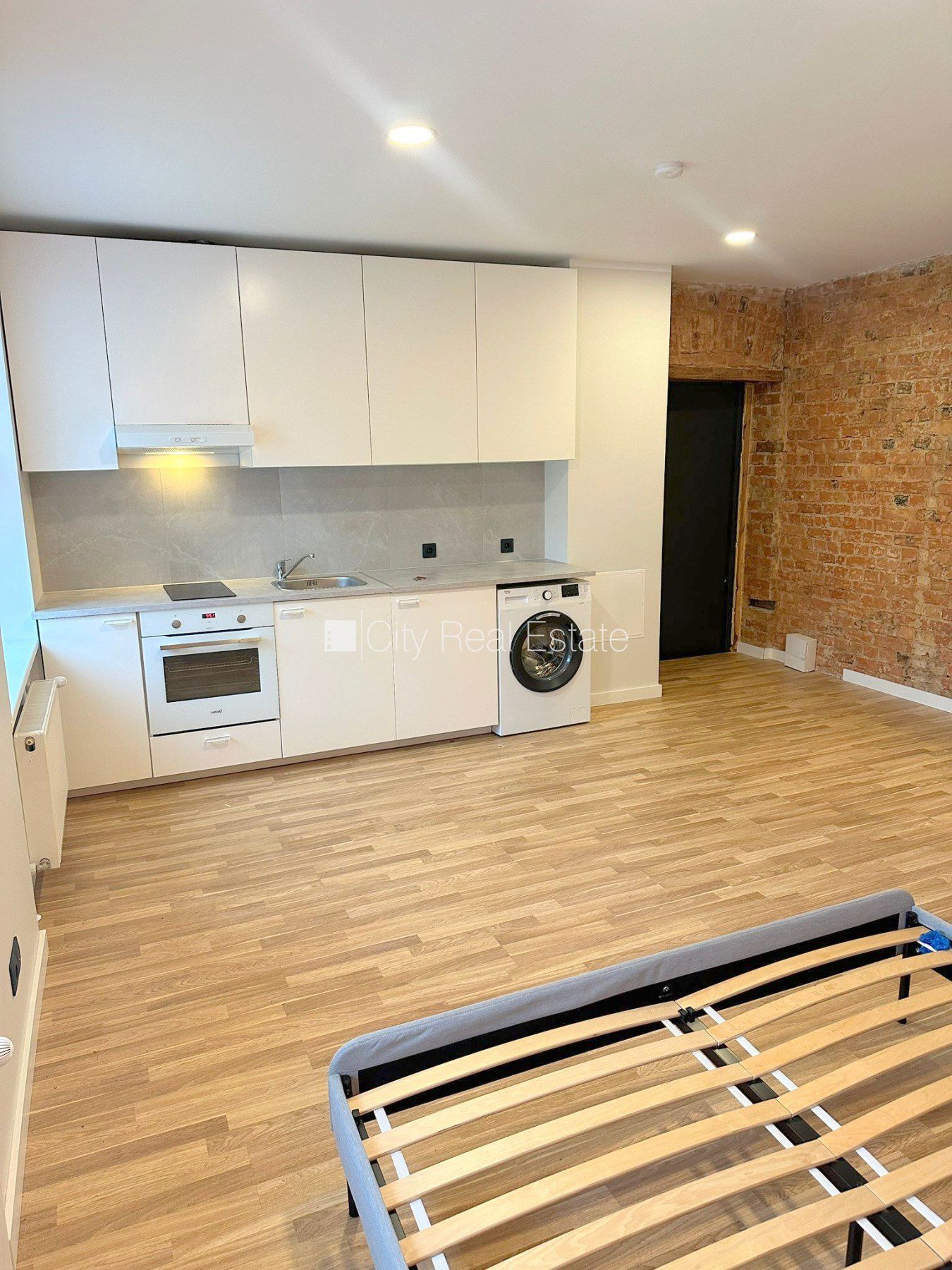1-toaline korter Rīga, Centrs, 34 m², üür, Foto 1 / 8