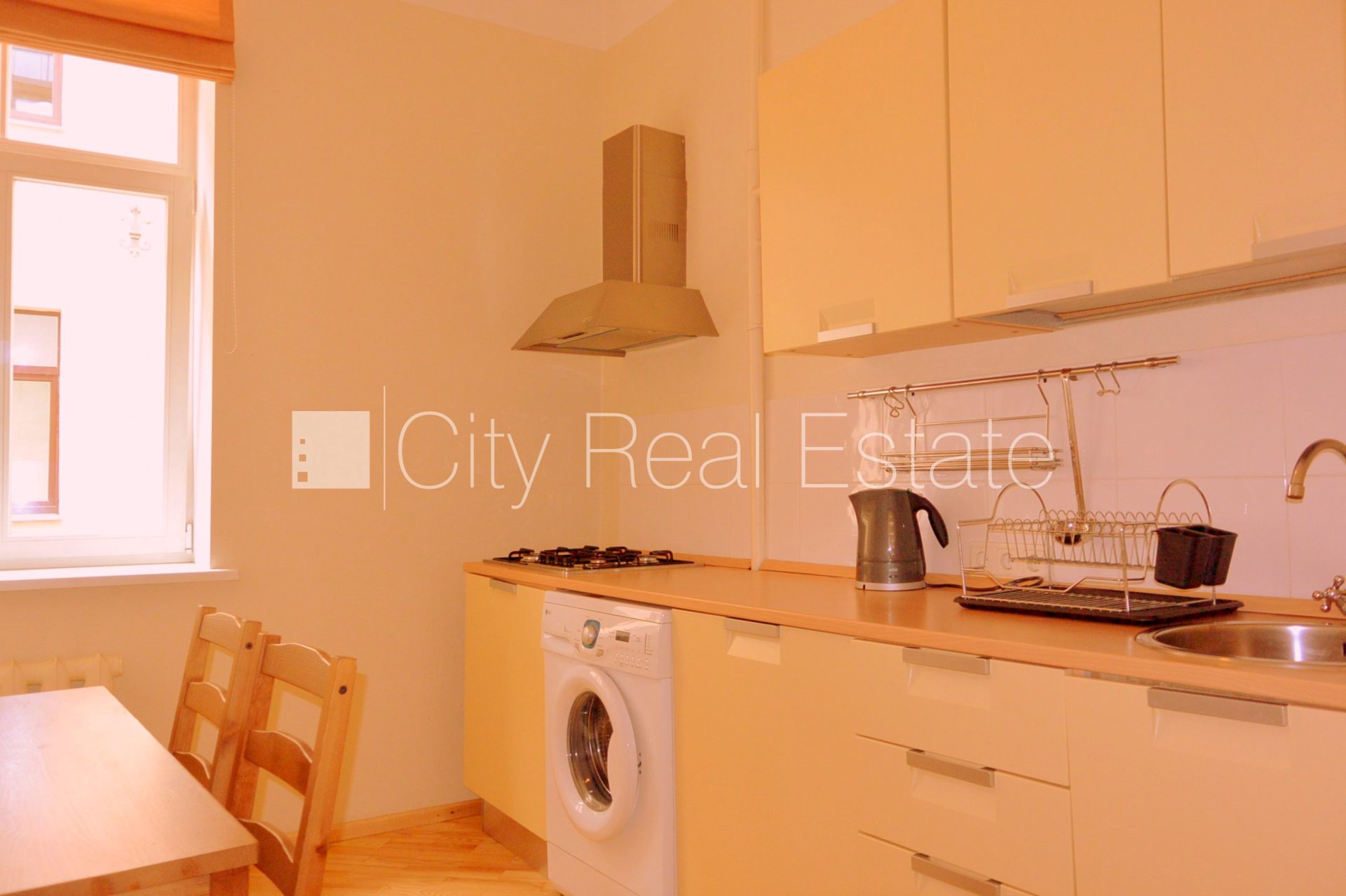 1-toaline korter Rīga, Centrs, 33 m², üür, Foto 1 / 10