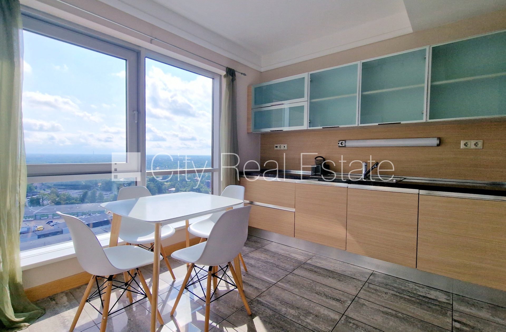 3 istabu dzīvoklis Rīga, Šampēteris, 100 m², izīrē, Foto 8 no 10
