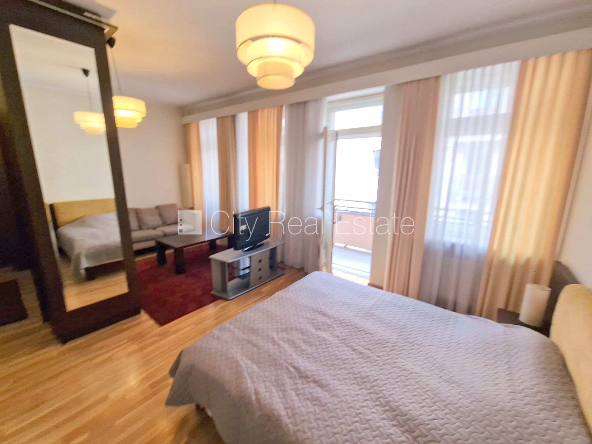 1-комнатная квартира в Рига, Старая Рига, 40 м², аренда, Фото 1 из 10