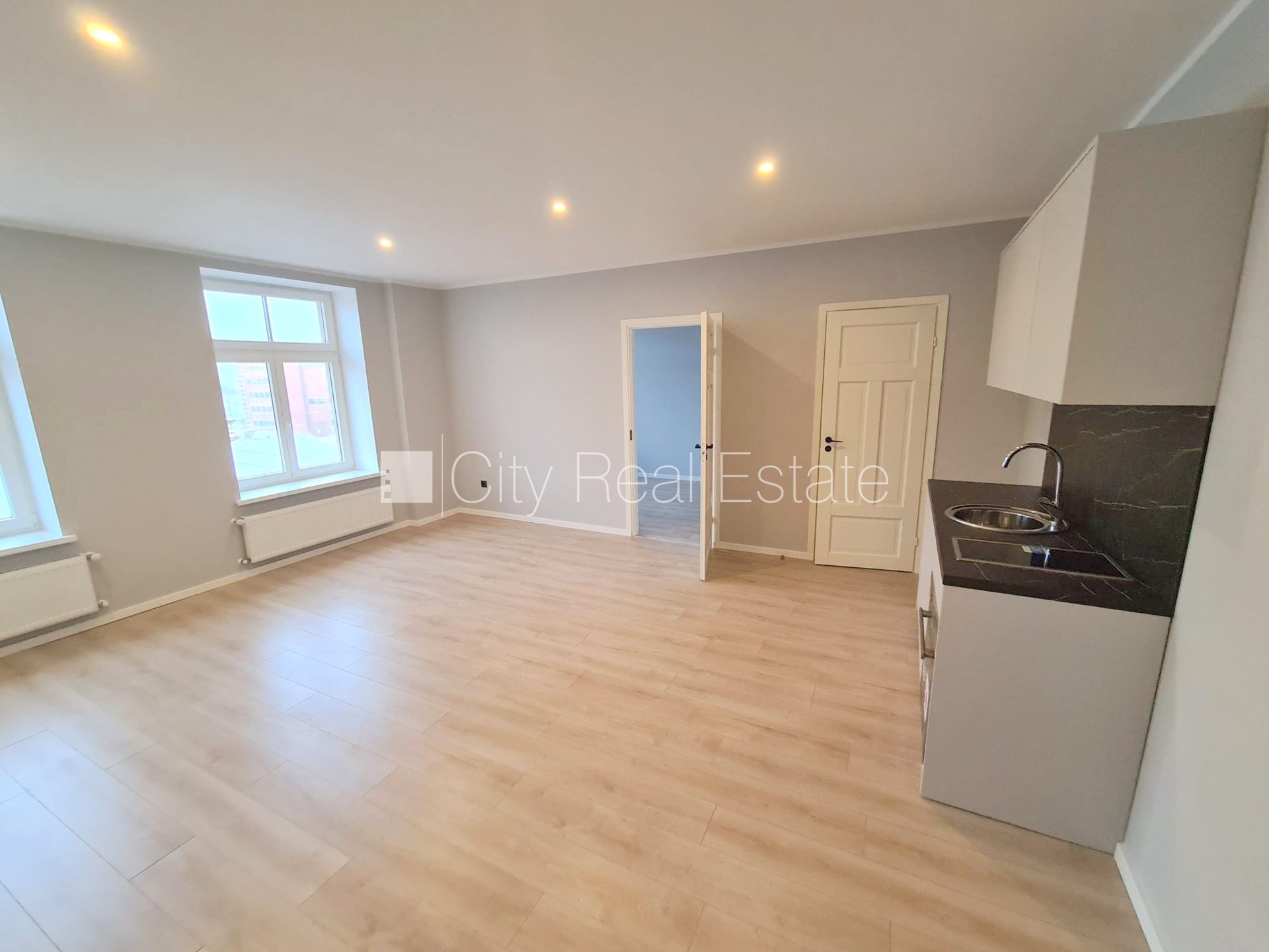 2-room apartment for rent in Riga, City Centre, 42 m², Photo 1 of 10