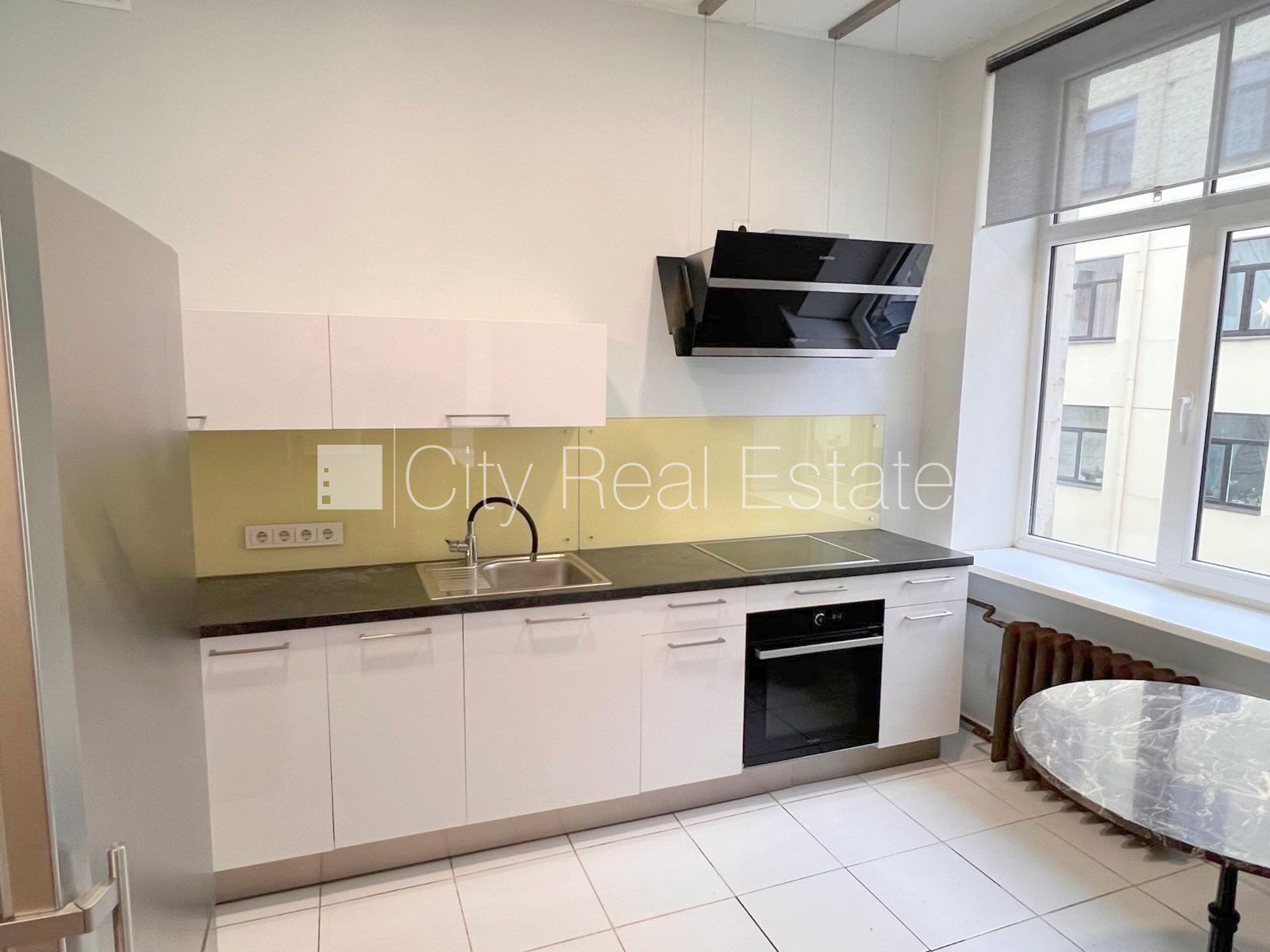 4-toaline korter Rīga, Centrs, 90 m², üür, Foto 2 / 10