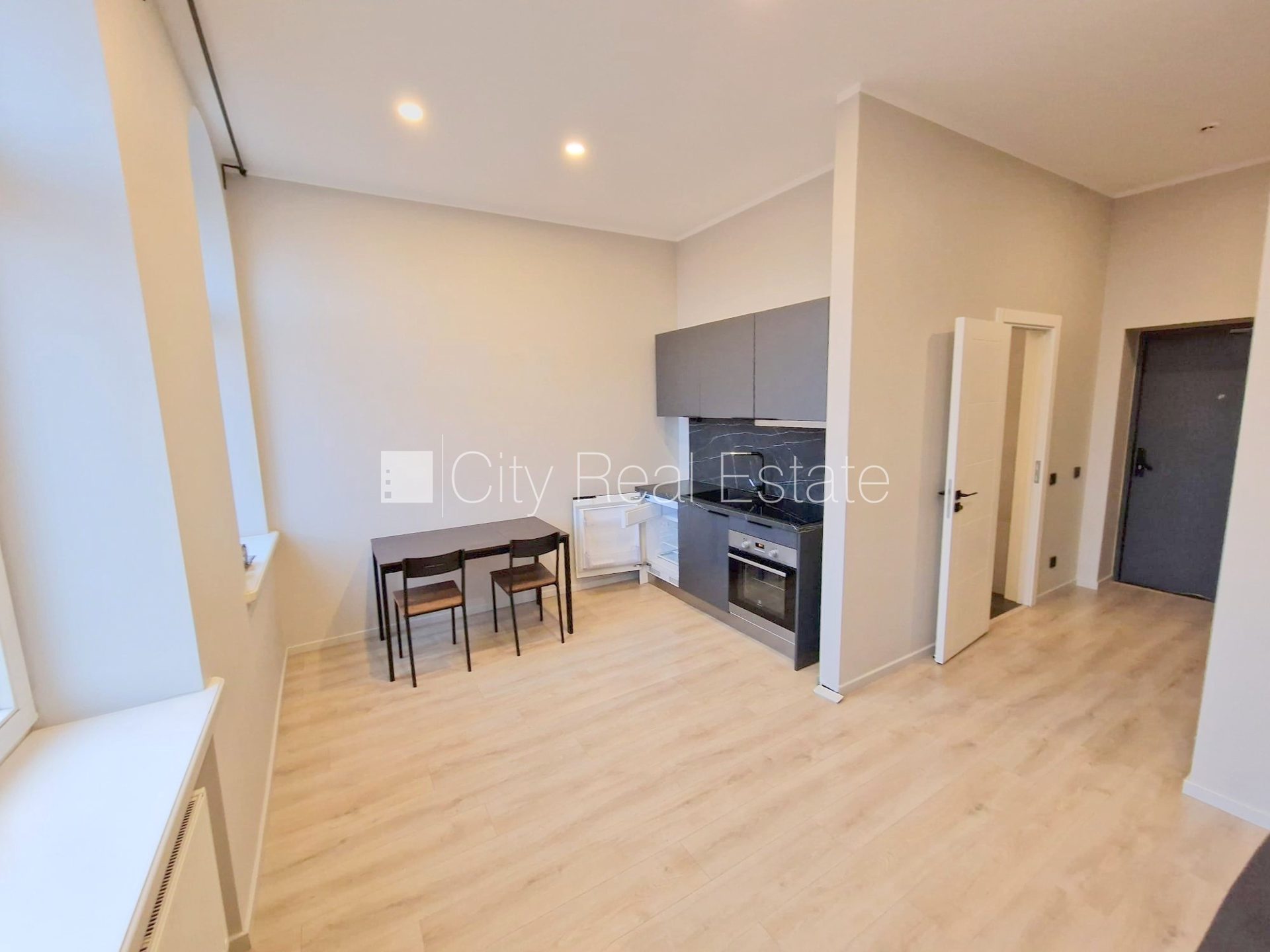 2-комнатная квартира в Рига, Центр, 43 м², аренда, Фото 1 из 10