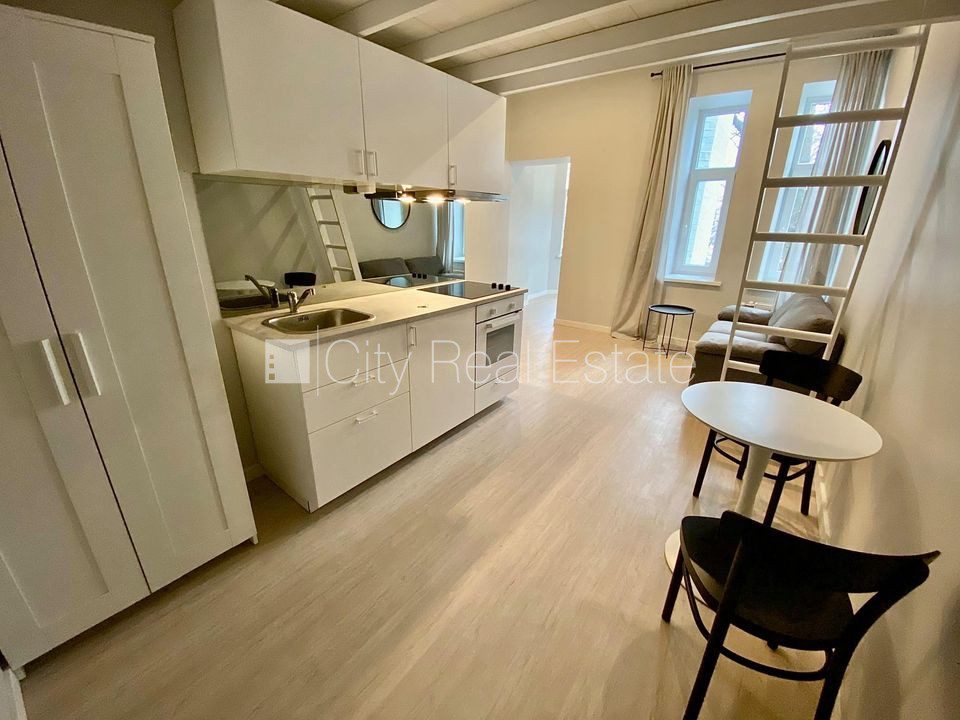 1-toaline korter Rīga, Centrs, 25 m², üür, Foto 1 / 10