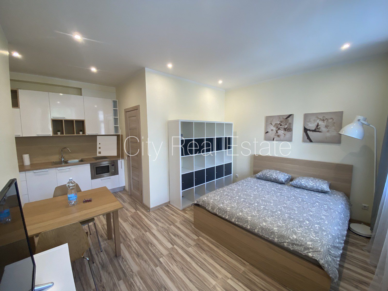 1-toaline korter Rīga, Centrs, 33 m², üür, Foto 1 / 8