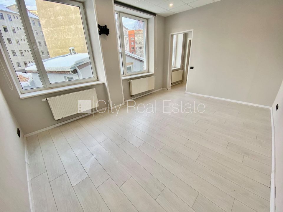 1-toaline korter Rīga, Centrs, 28 m², üür, Foto 1 / 10