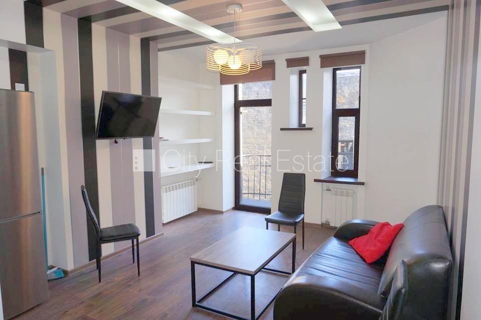 1-toaline korter Rīga, Centrs, 33 m², üür, Foto 1 / 10