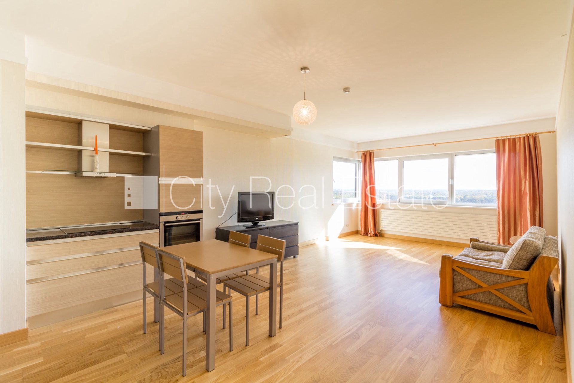 2 istabu dzīvoklis Rīga, Šampēteris, 70 m², izīrē, Foto 1 no 8