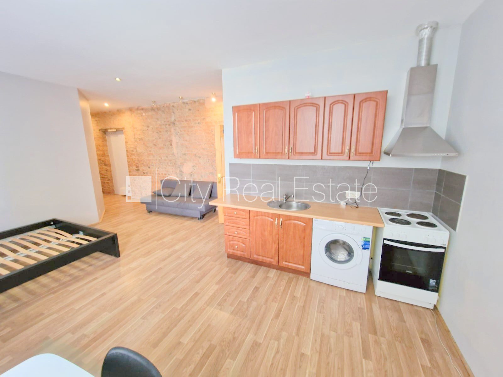 1-toaline korter Rīga, Centrs, 34 m², üür, Foto 1 / 10