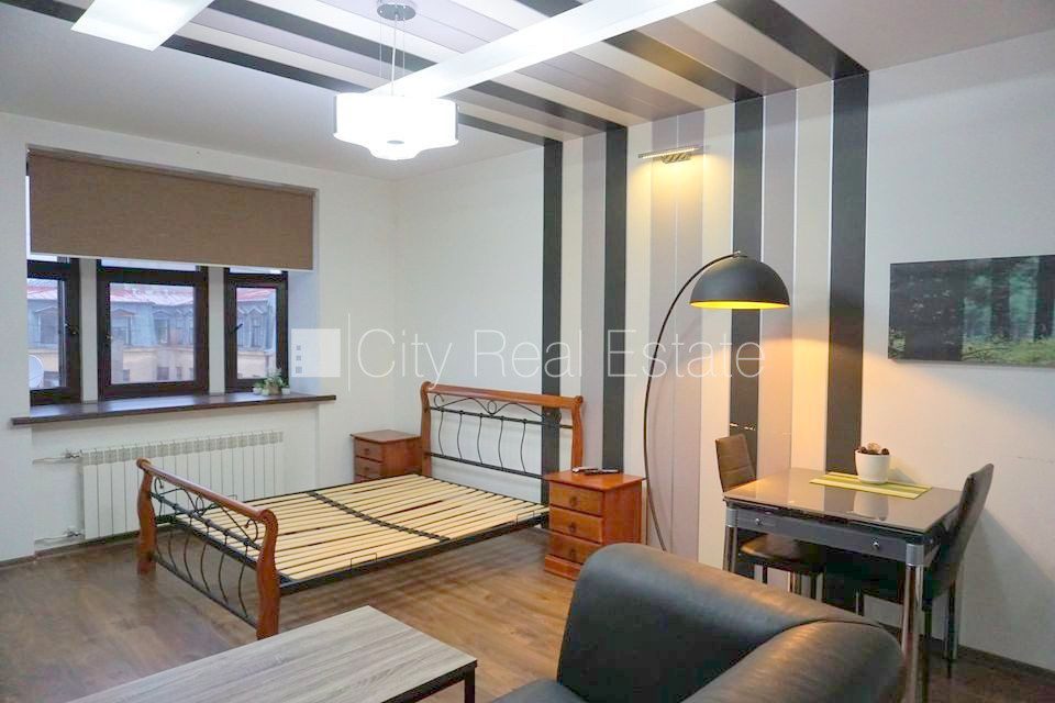 1-комнатная квартира в Рига, Центр, 38 м², аренда, Фото 1 из 10