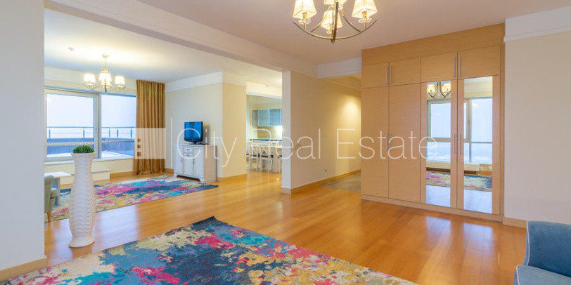 3-toaline korter Rīga, Šampēteris, 129 m², üür, Foto 1 / 10