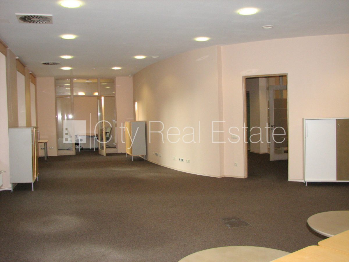 Коммерческое помещение в Рига, Старая Рига, 212 м², аренда, Фото 1 из 10