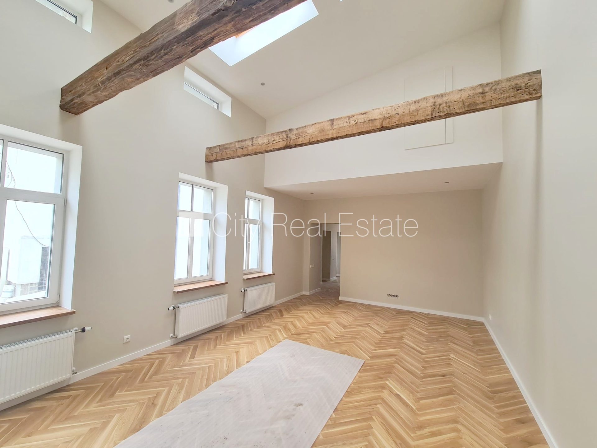 5-toaline korter Rīga, Centrs, 117 m², müük, Foto 1 / 10
