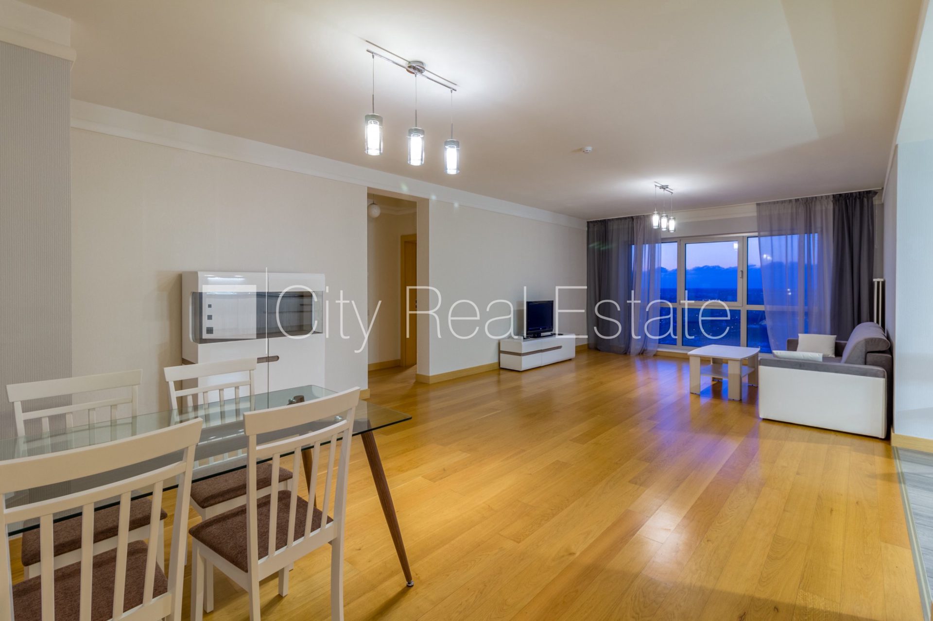 4-room apartment for rent in Riga, Šampēteris, 128 m², Photo 1 of 10