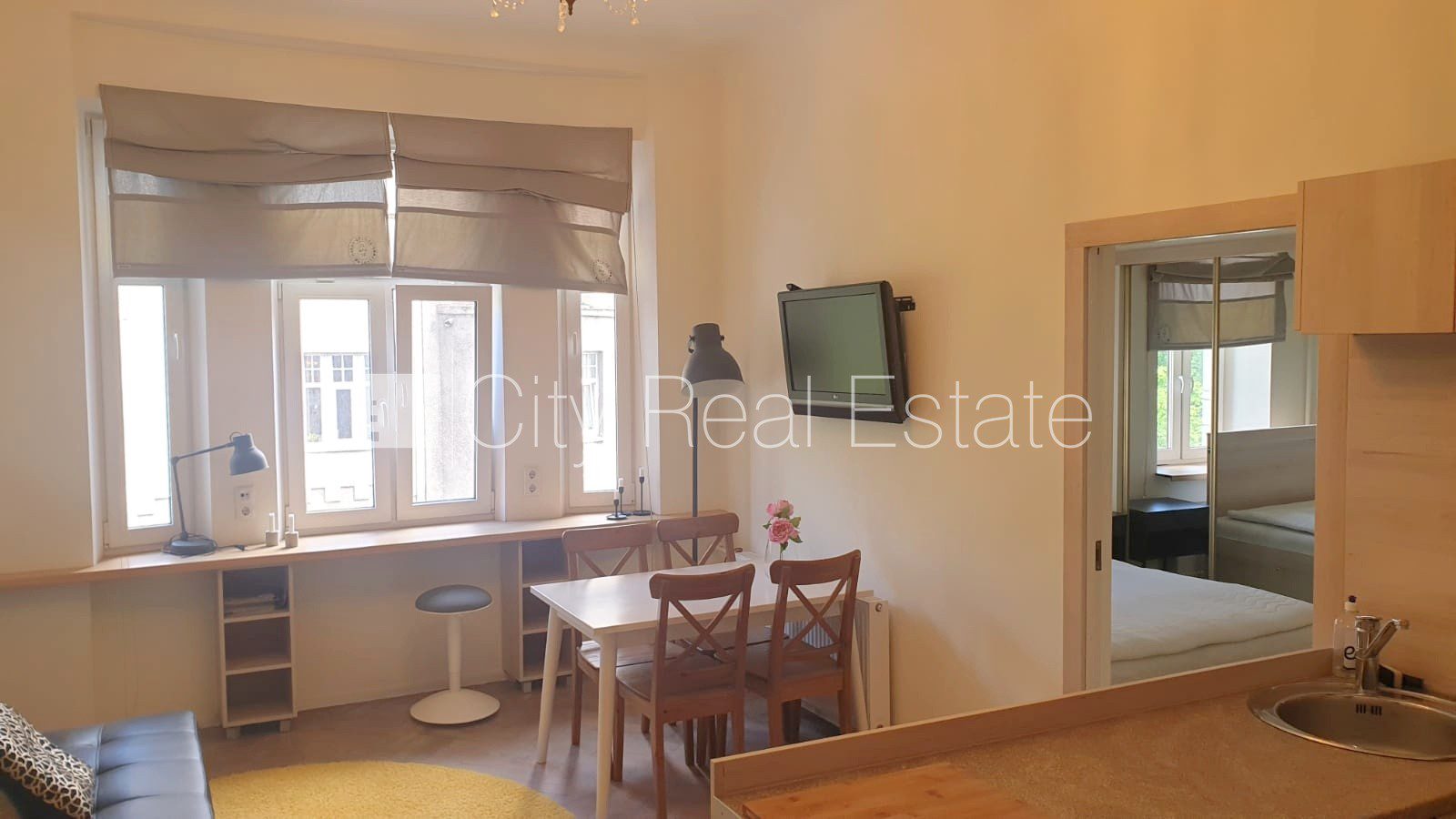 2-toaline korter Rīga, Centrs, 40 m², üür, Foto 1 / 10