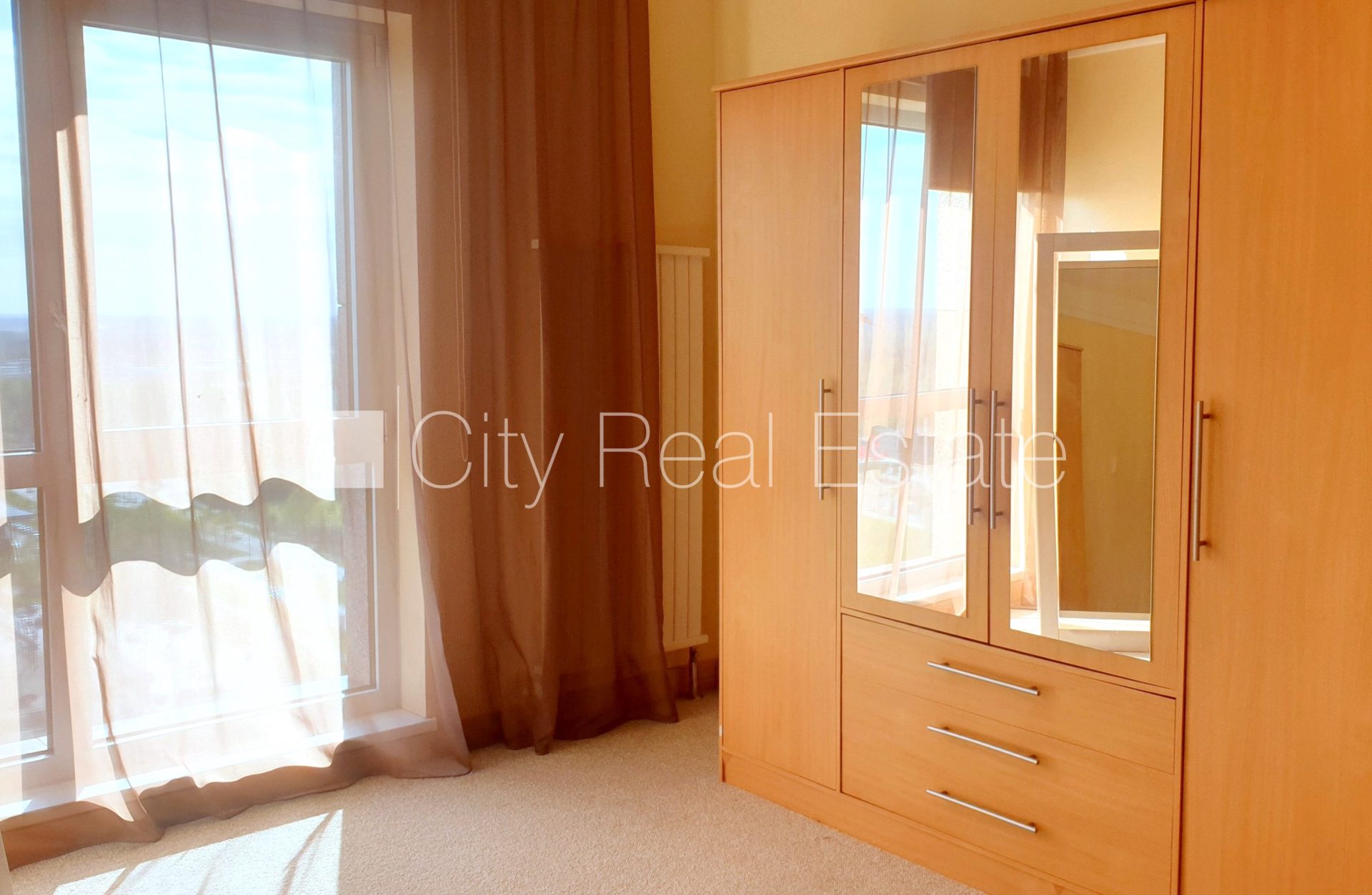 4-комнатная квартира в Рига, Шампетерис, 150 м², аренда, Фото 2 из 10