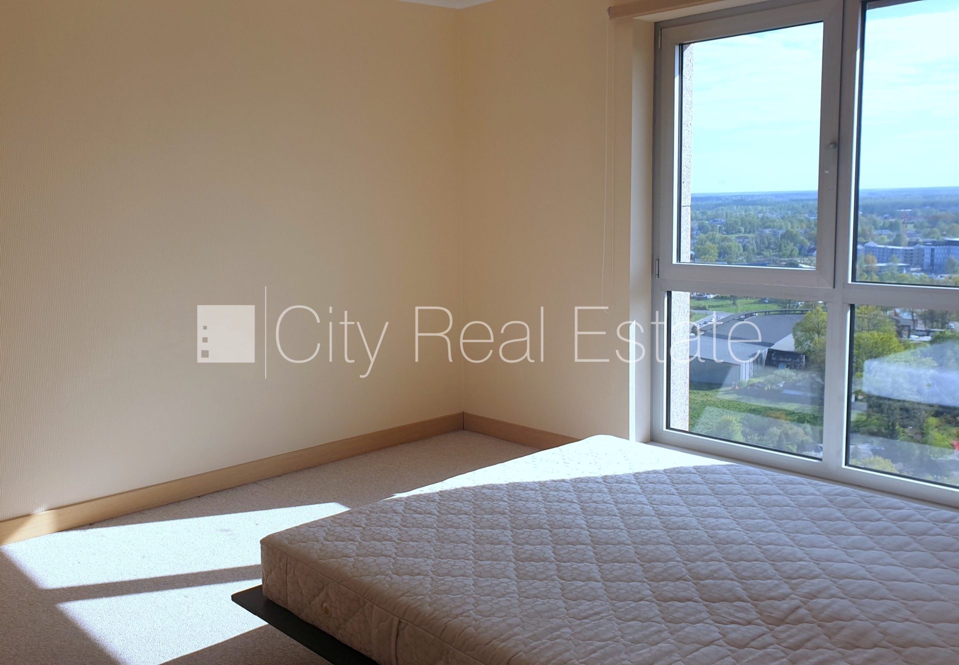 4-комнатная квартира в Рига, Шампетерис, 150 м², аренда, Фото 8 из 10