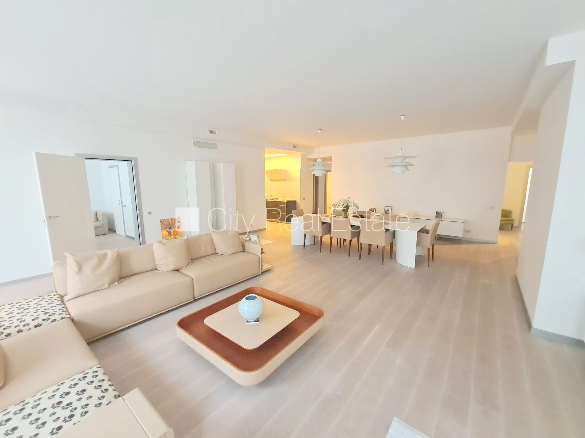 3 istabu dzīvoklis Rīga, Vecrīga, 171 m², pārdod, Foto 1 no 10