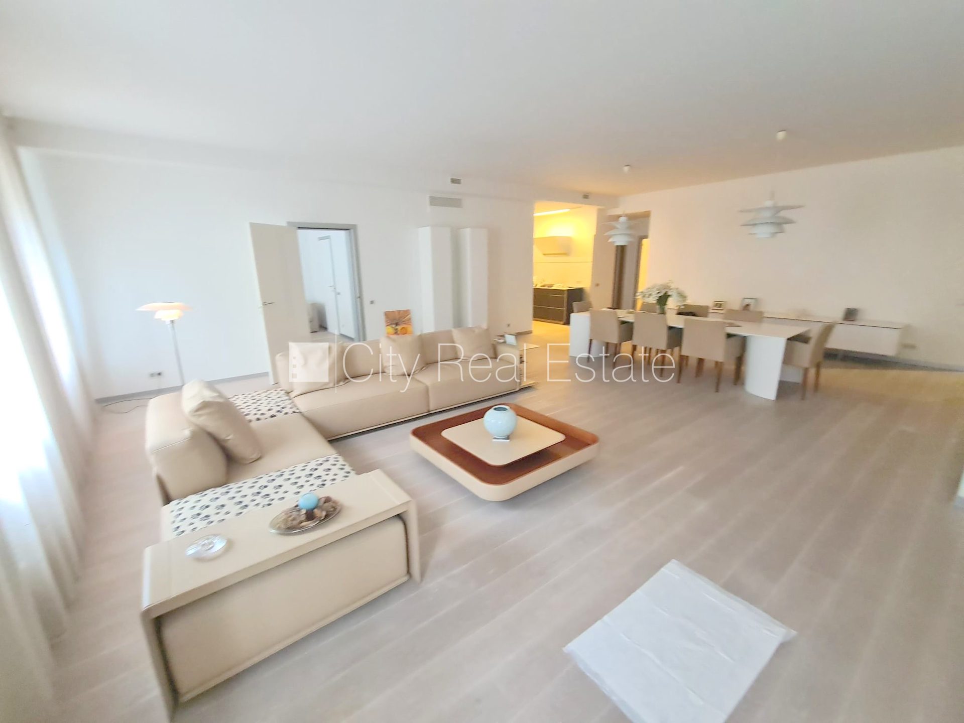 3 istabu dzīvoklis Rīga, Vecrīga, 171 m², pārdod, Foto 2 no 10