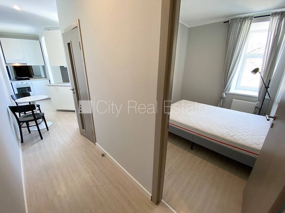 2-room apartment for rent in Riga, City Centre, 38 m², Photo 1 of 10